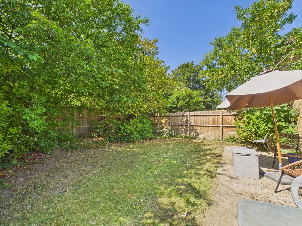 Feltham, Middlesex, photo 6