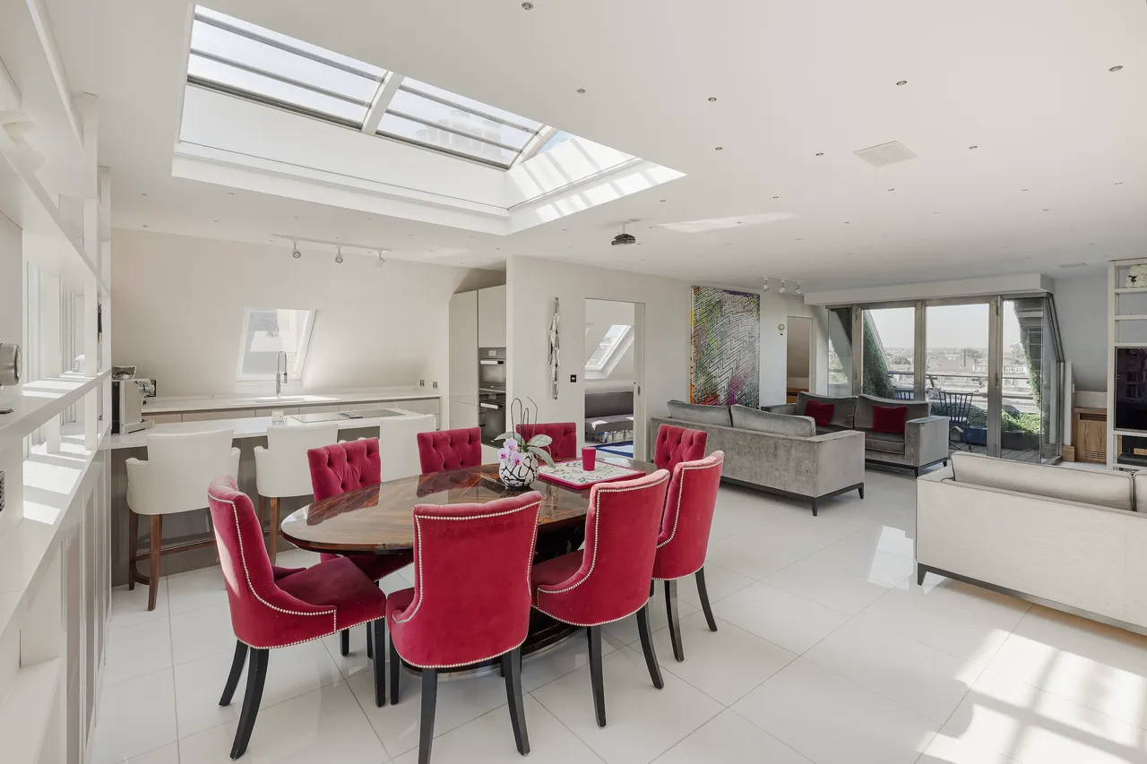 4 bed flat for sale — Drayton Gardens, Chelsea, London