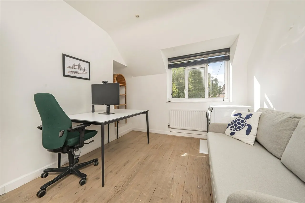 Dover House Road, London, photo 8