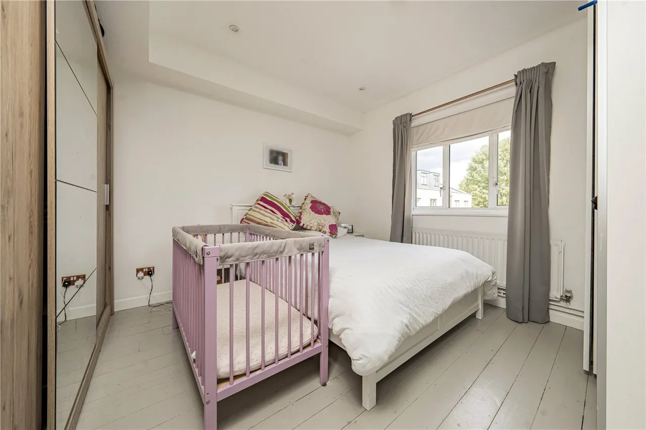 Dover House Road, London, photo 6
