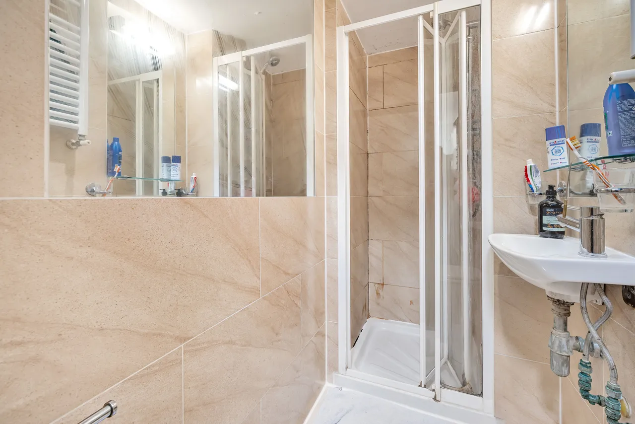 Flat 9, 30-31 Cartwright Gardens, London, photo 7