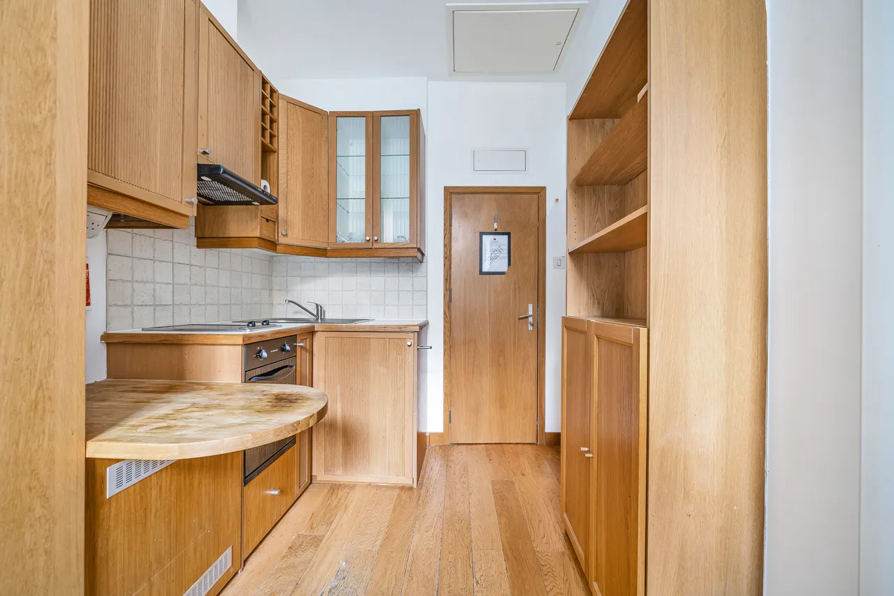 Flat 9, 30-31 Cartwright Gardens, London, photo 2