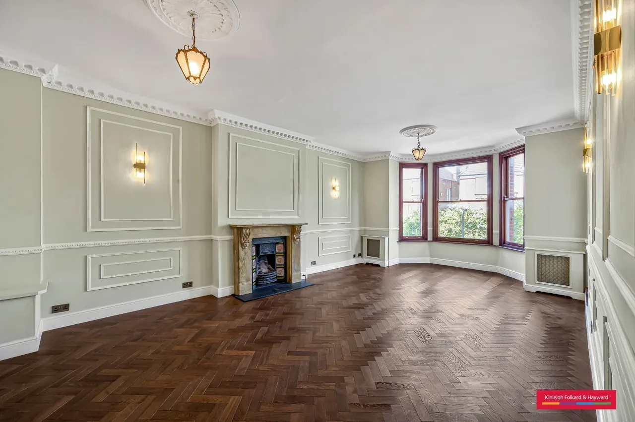 3 bed flat to rent — Compayne Gardens, London, NW6