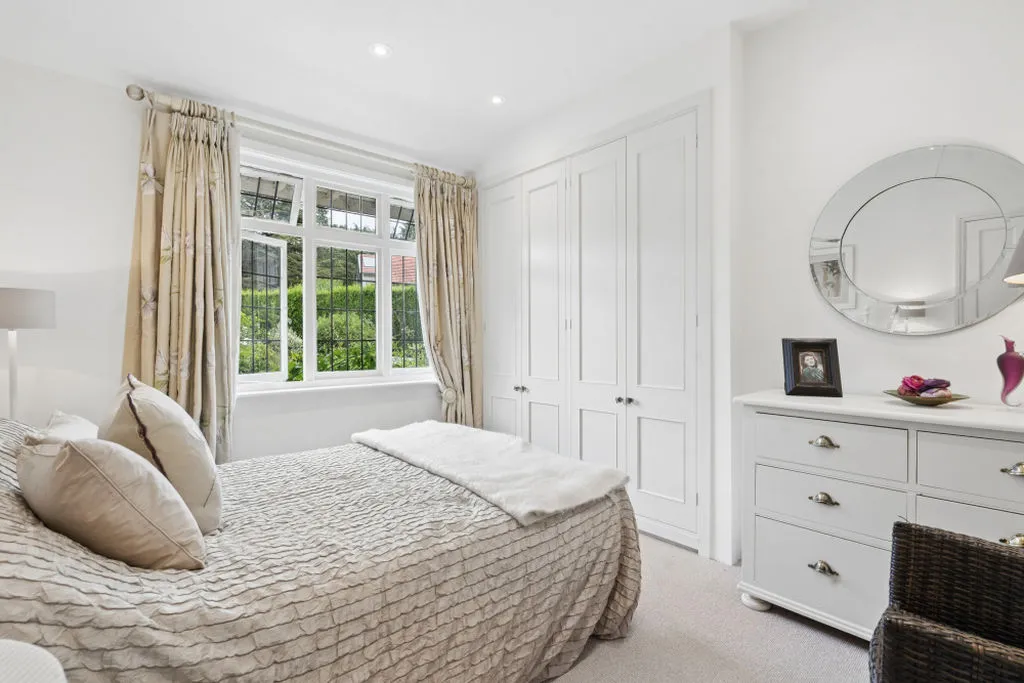 Kings Lane, Cookham Dean SL6 9AY, photo 13