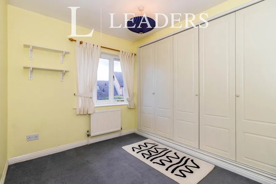Kaye Don Way, Weybridge, KT13, photo 6