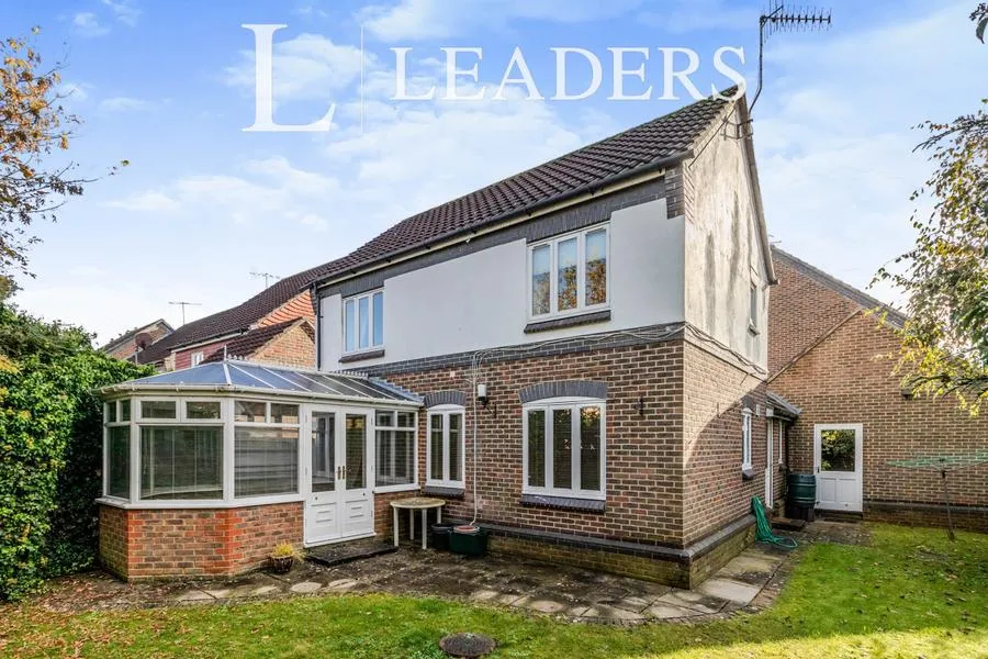 Kaye Don Way, Weybridge, KT13, photo 10