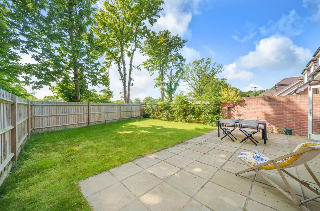 Flexlands Place, Chobham, GU24, photo 16