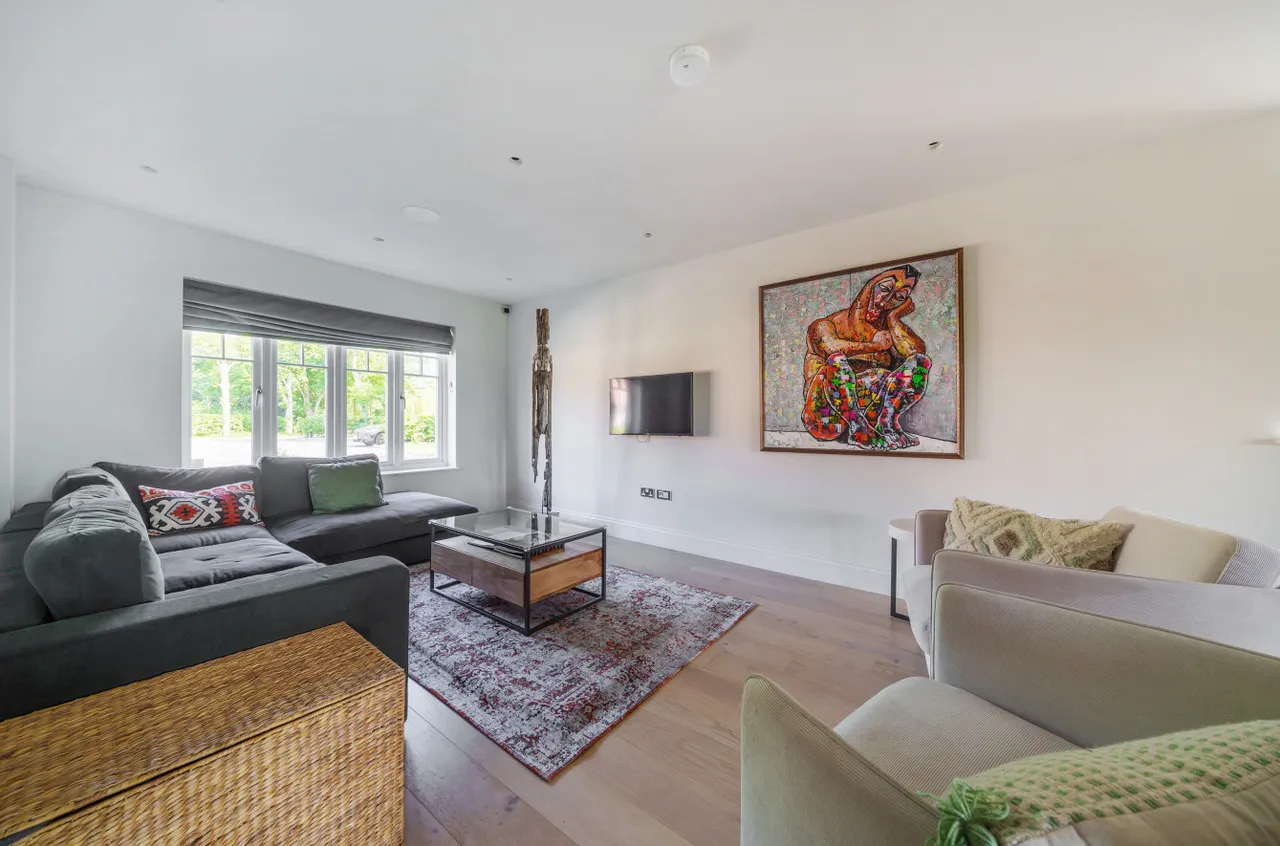 Flexlands Place, Chobham, GU24, photo 5