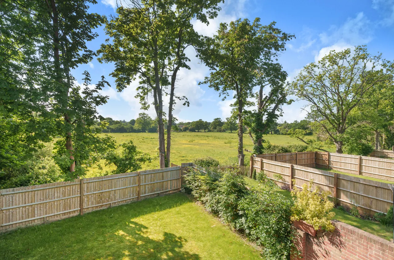 Flexlands Place, Chobham, GU24, photo 18
