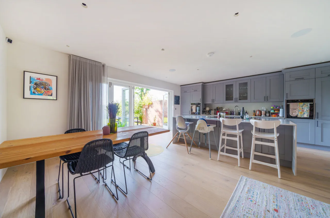 Flexlands Place, Chobham, GU24, photo 4