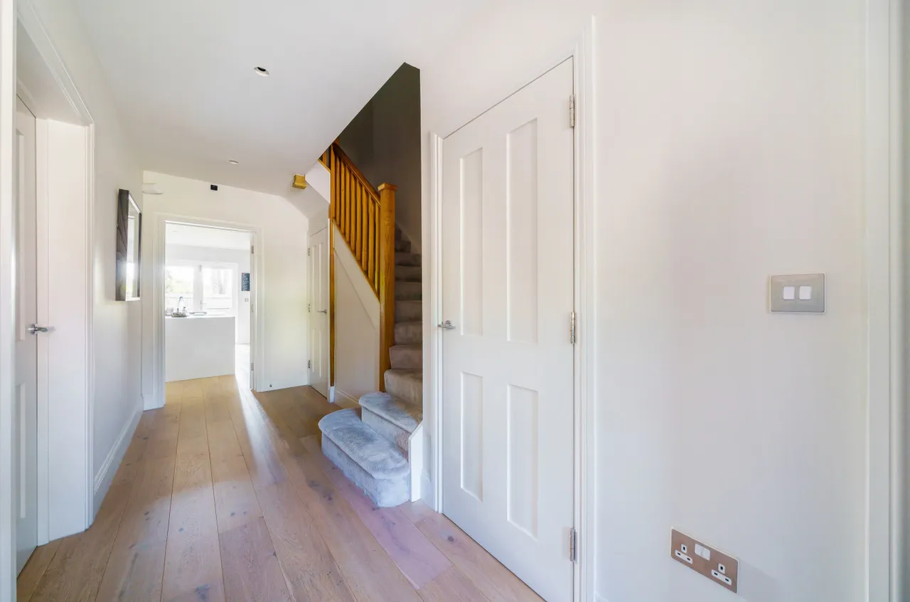 Flexlands Place, Chobham, GU24, photo 8