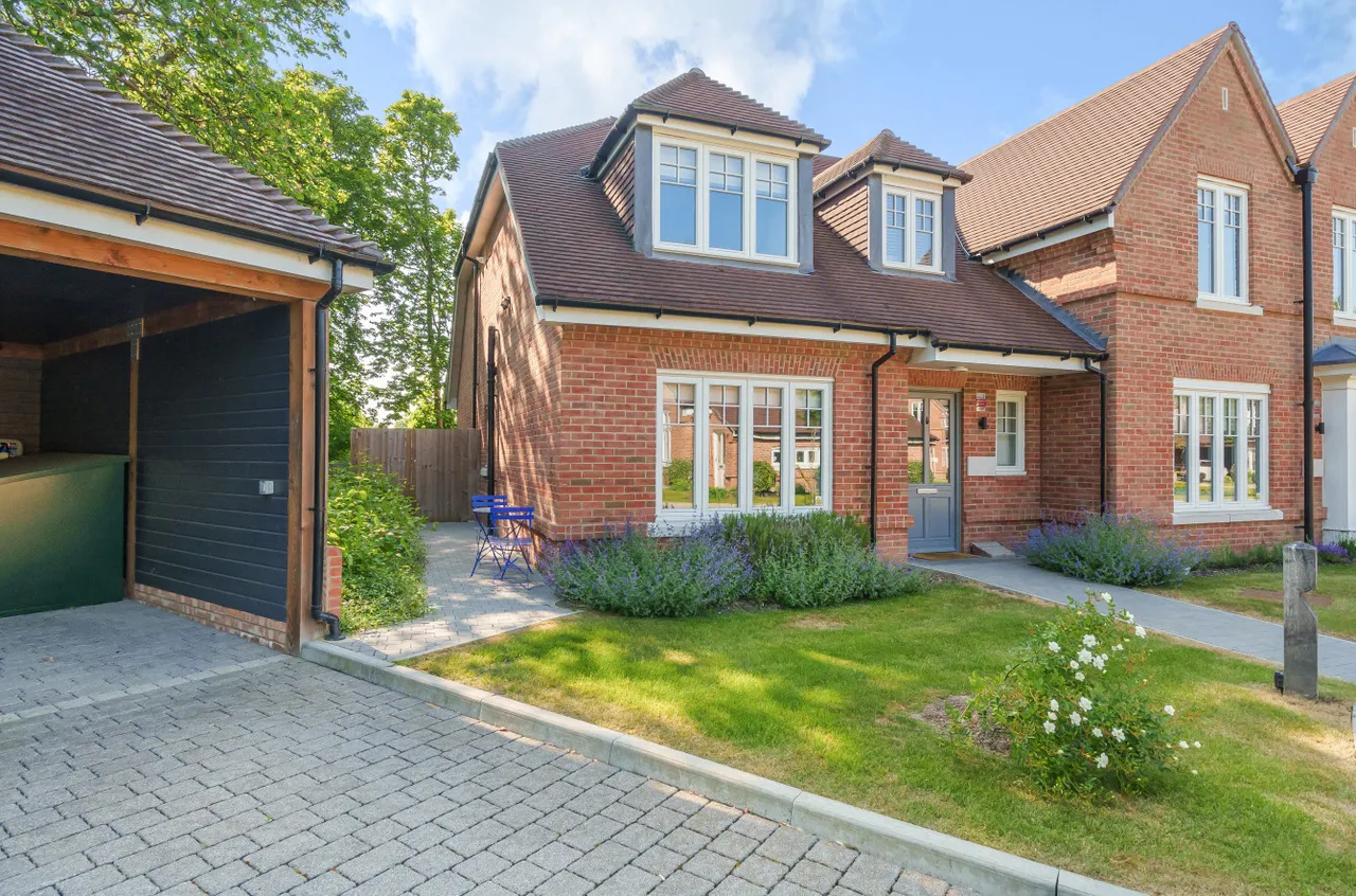 Flexlands Place, Chobham, GU24, photo 21