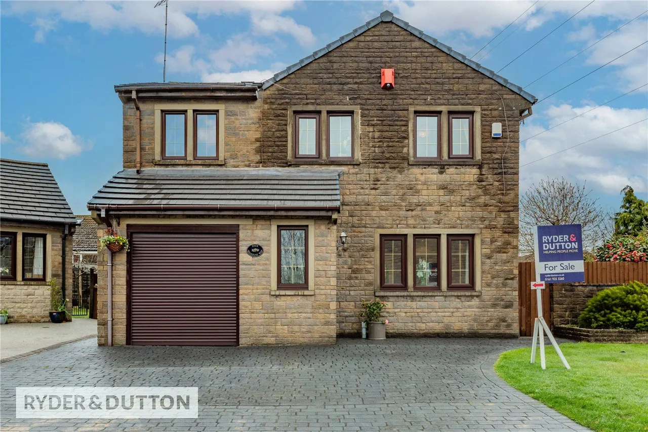 4 bed house for sale, Highbury Way, Royton, OL2