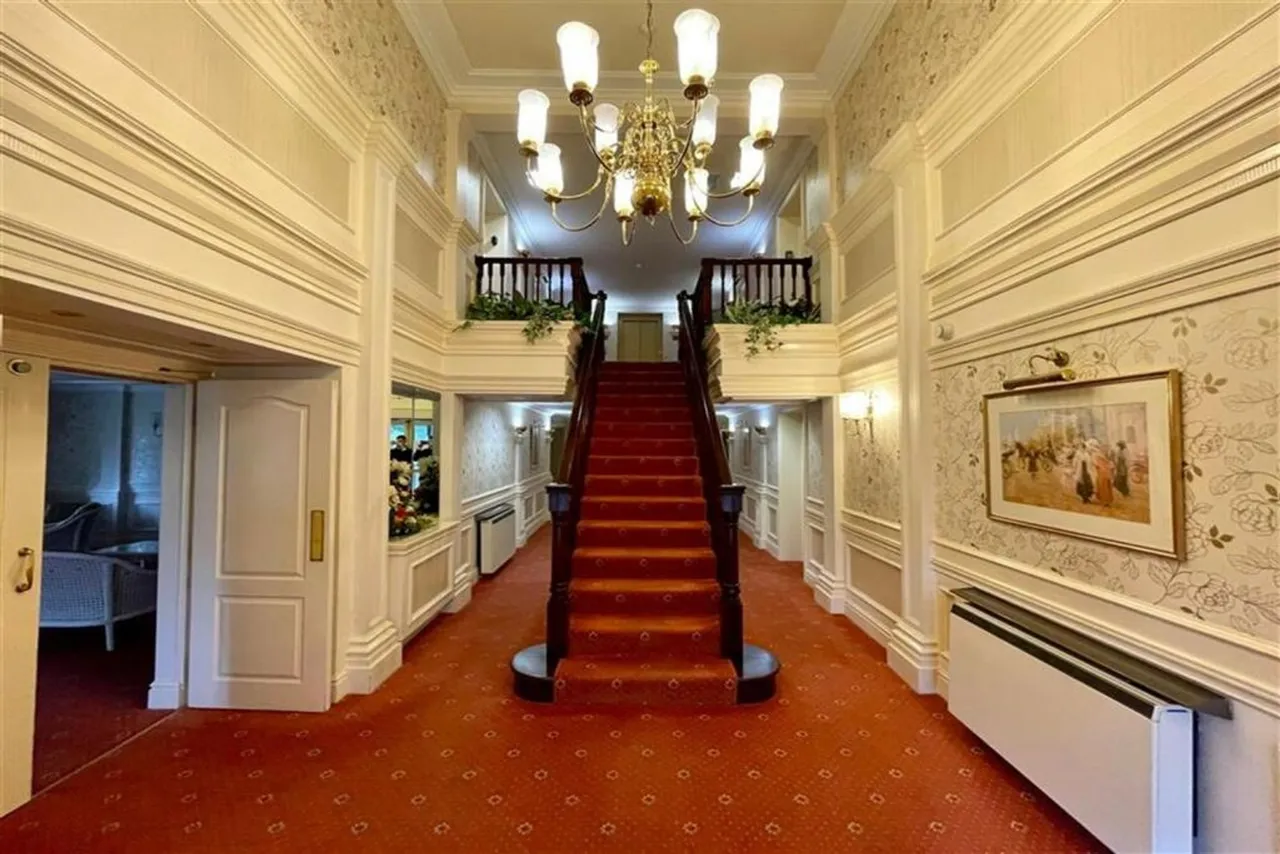 Woburn Court, Stockport, photo 5