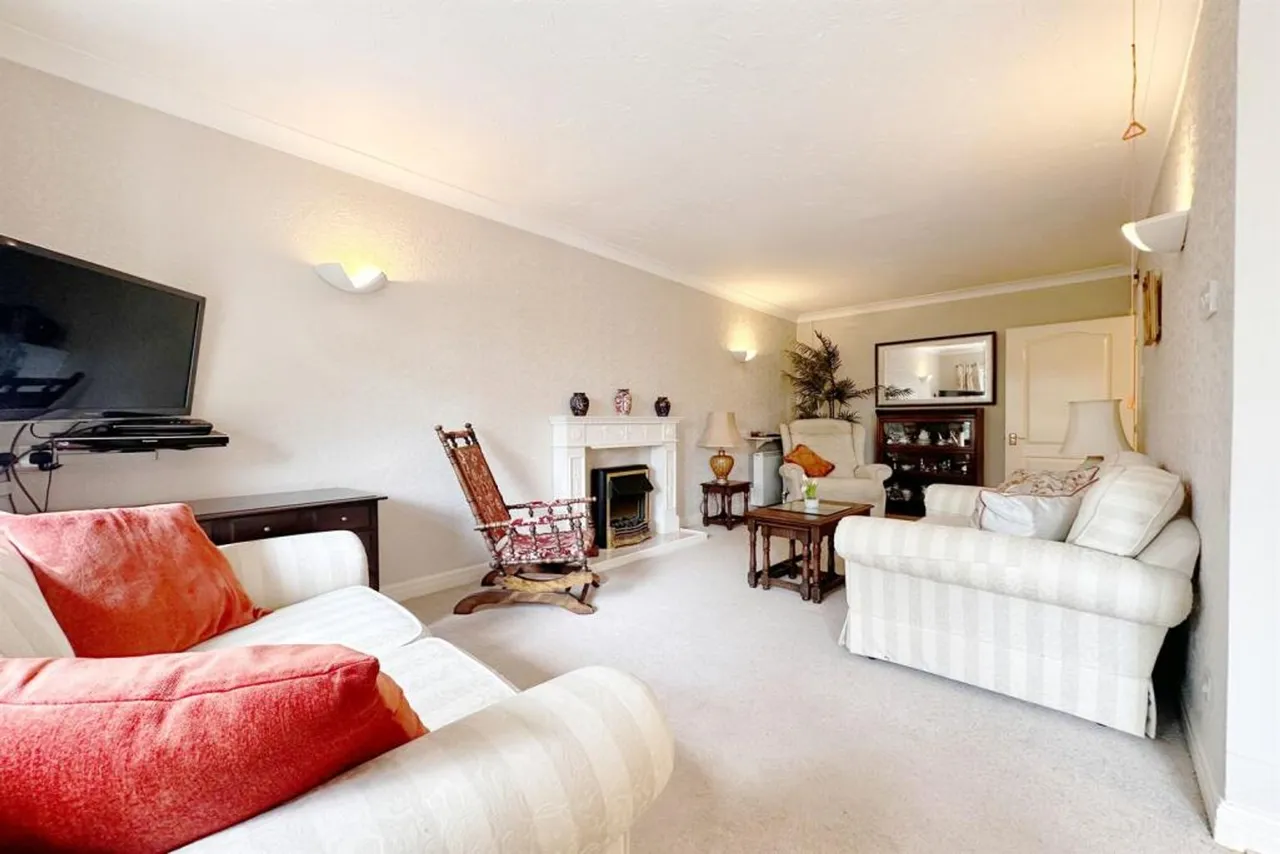Woburn Court, Stockport, photo 8