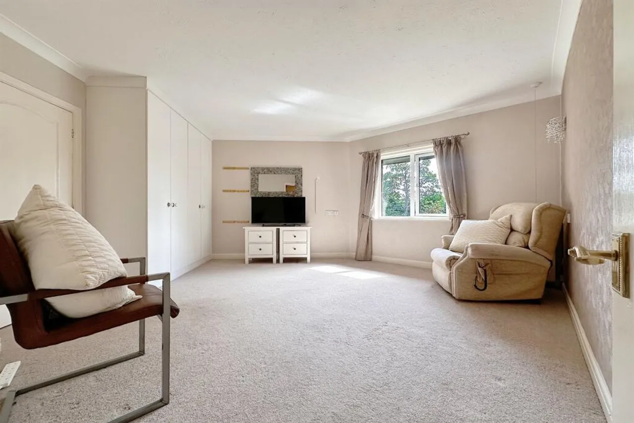 Woburn Court, Stockport, photo 13