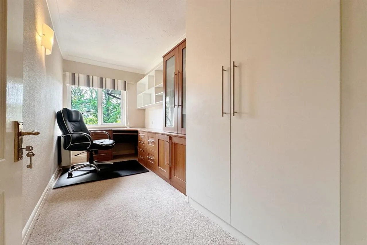 Woburn Court, Stockport, photo 14