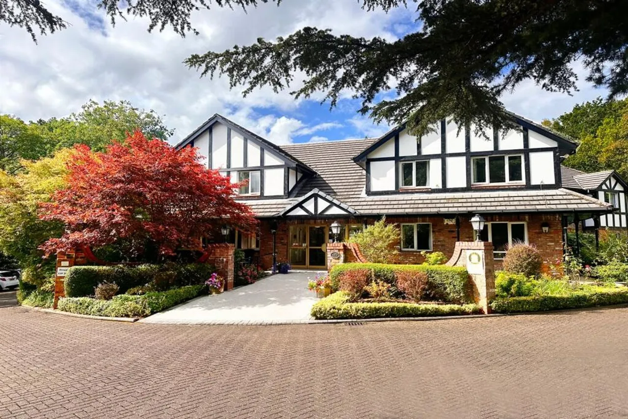 2 bed retirement property for sale, Woburn Court, Stockport