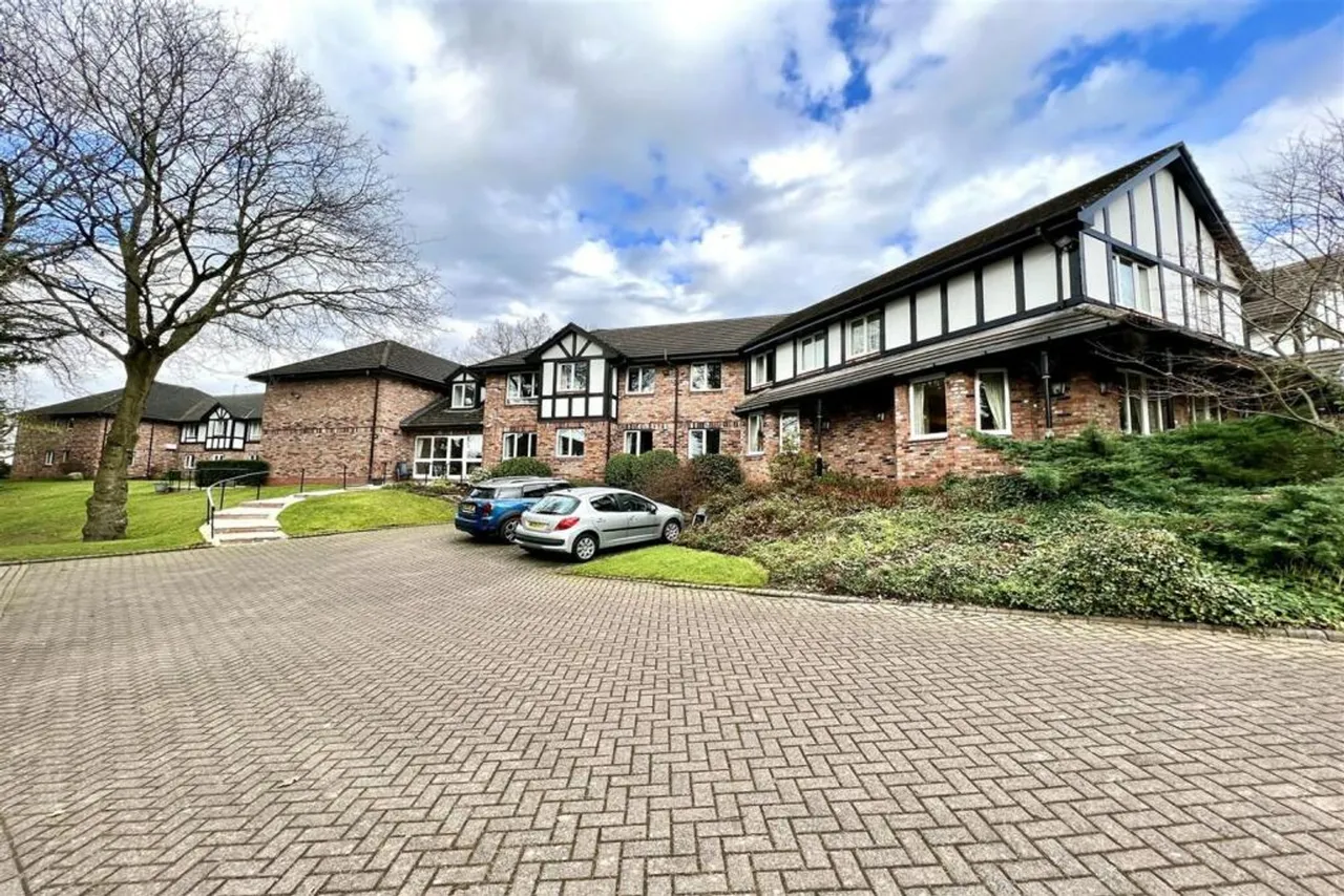 Woburn Court, Stockport, photo 15