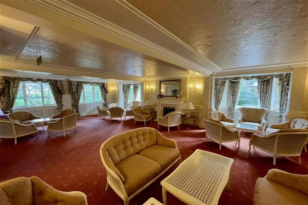 Woburn Court, Stockport, photo 6