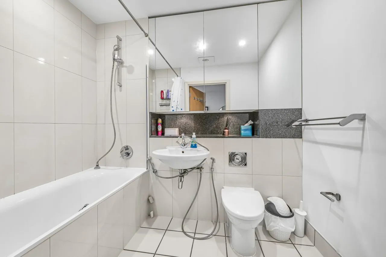 Juniper Drive, London, SW18, photo 15