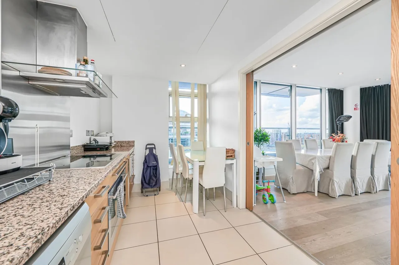 Juniper Drive, London, SW18, photo 22