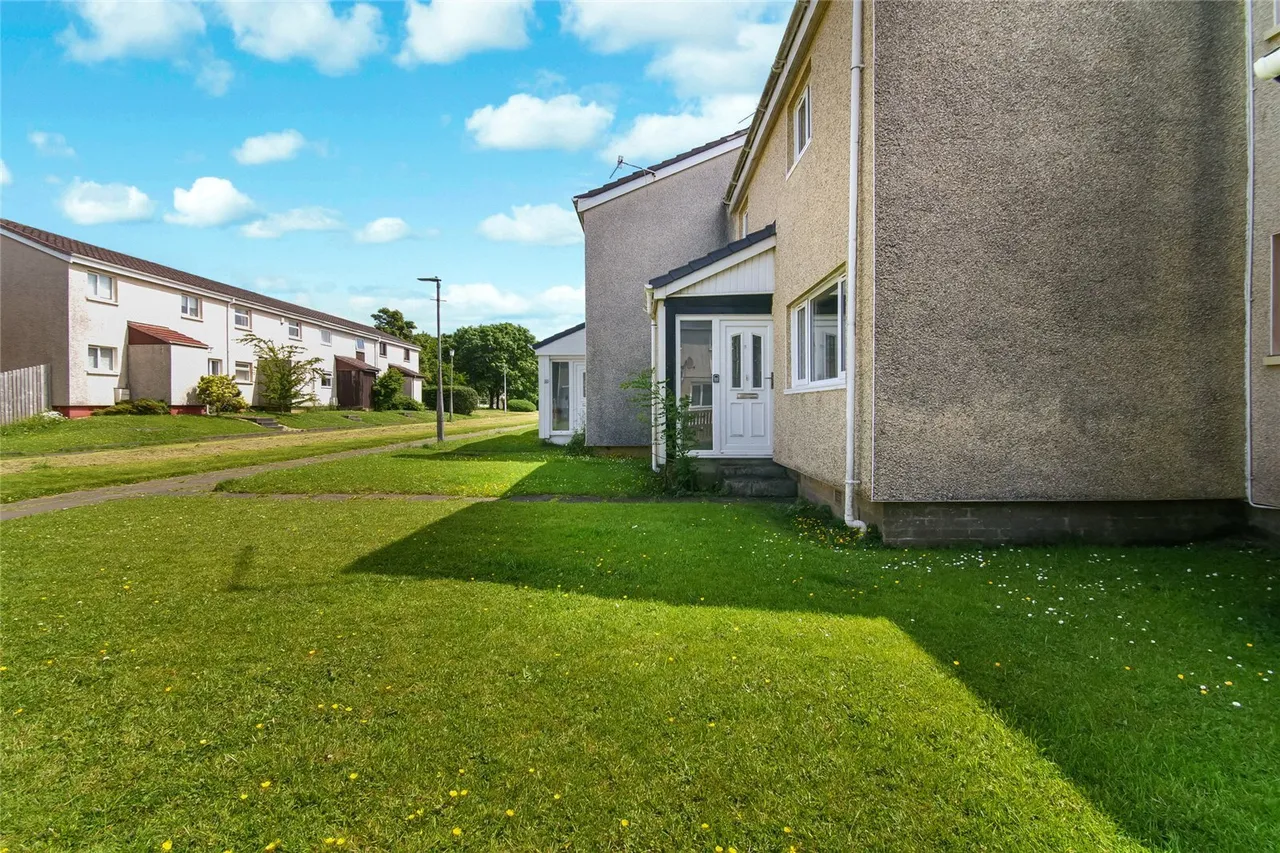 Mount Cameron Drive North, St Leonards, East Kilbride, South Lanarkshire, G74, photo 2