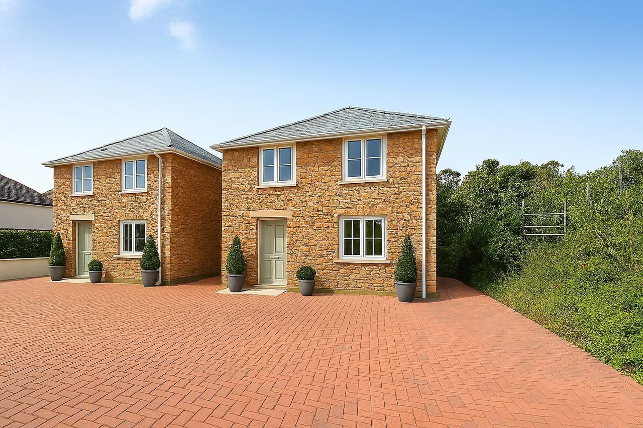3 bed house for sale, Station Road, Pool, TR15