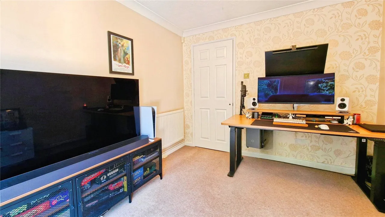 Dunford Place, Binfield, Bracknell, Berkshire, RG42 4UJ, photo 3