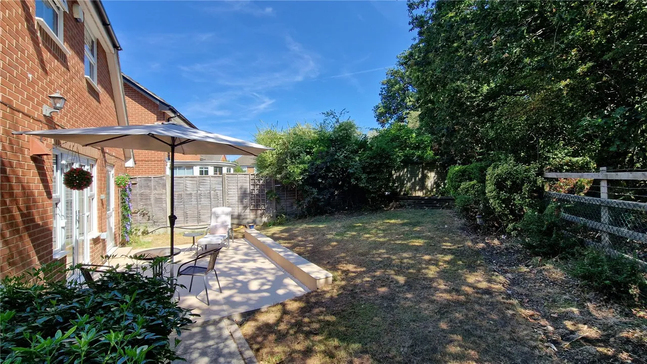 Dunford Place, Binfield, Bracknell, Berkshire, RG42 4UJ, photo 11