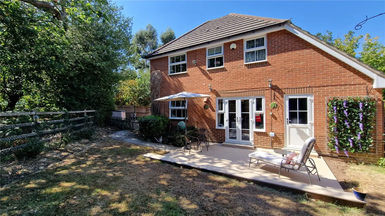 Dunford Place, Binfield, Bracknell, Berkshire, RG42 4UJ, photo 4