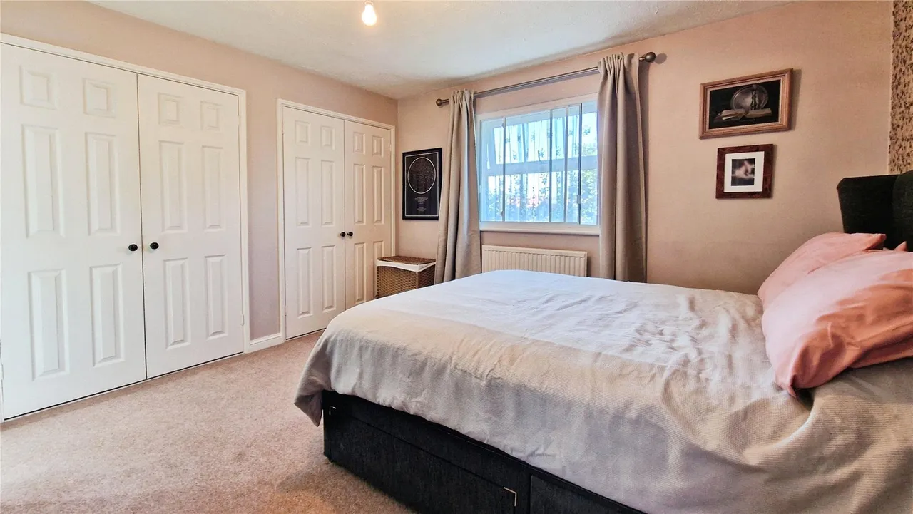 Dunford Place, Binfield, Bracknell, Berkshire, RG42 4UJ, photo 5