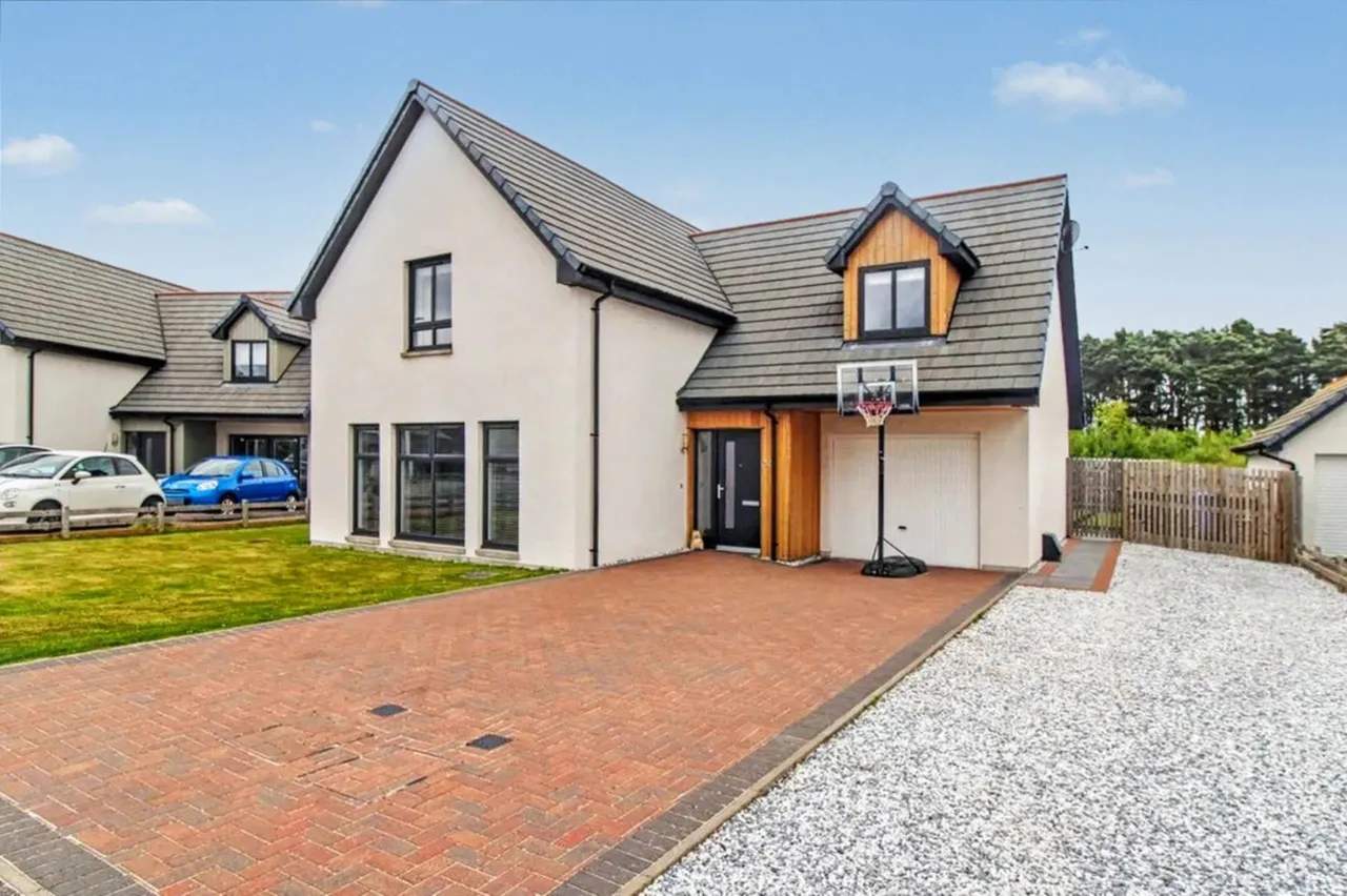 4 bed house to rent — Lawrie Drive, Nairn, IV12 5TY