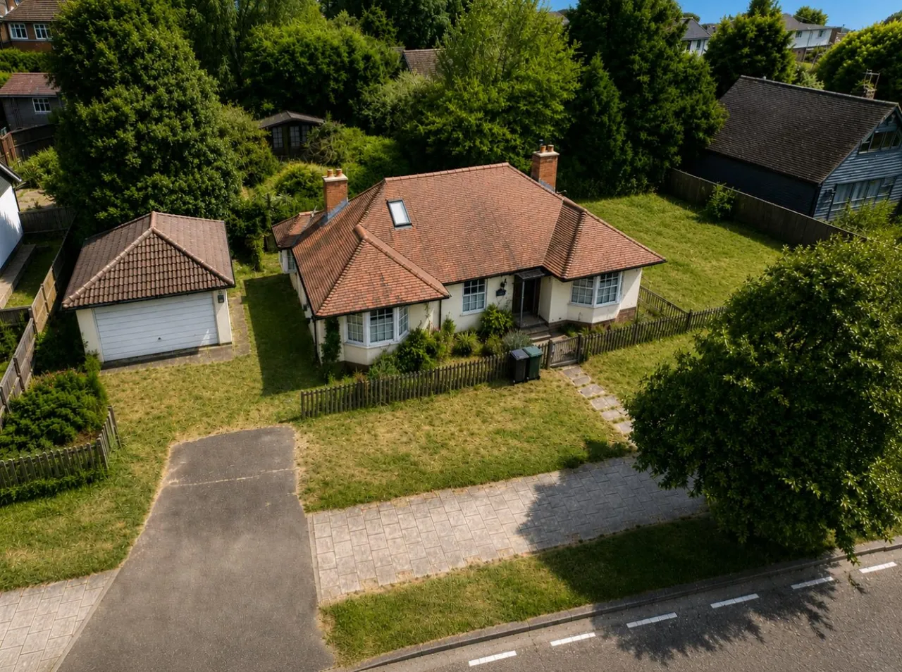 3 bed house for sale — Churchfield Way, Wye