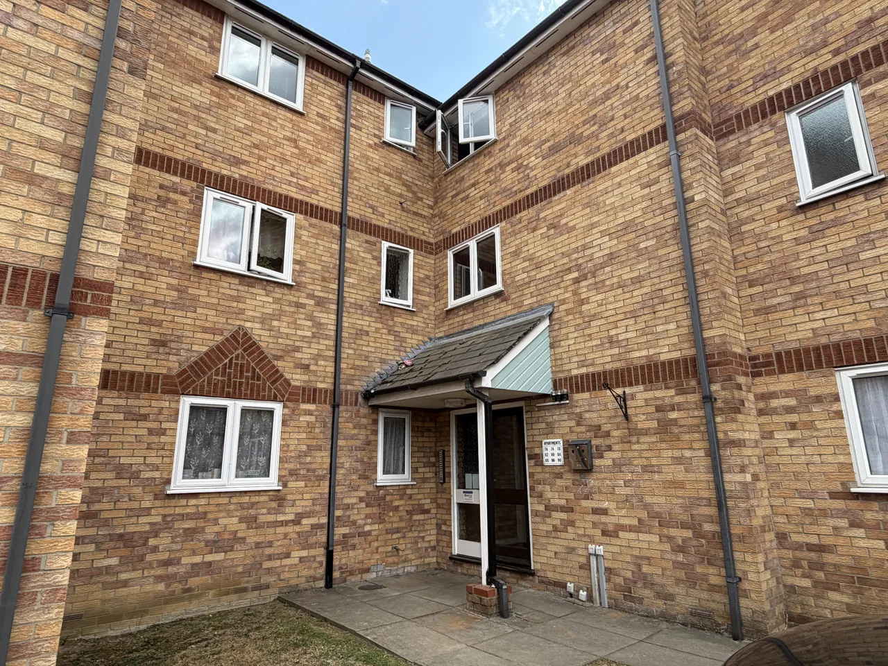 2 bed flat to rent, Grantchester Court, Highwoods, CO4