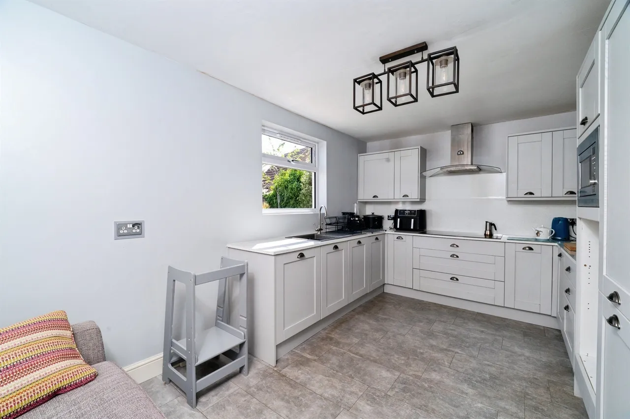 Main Road, Burton Pidsea, HU12, photo 7