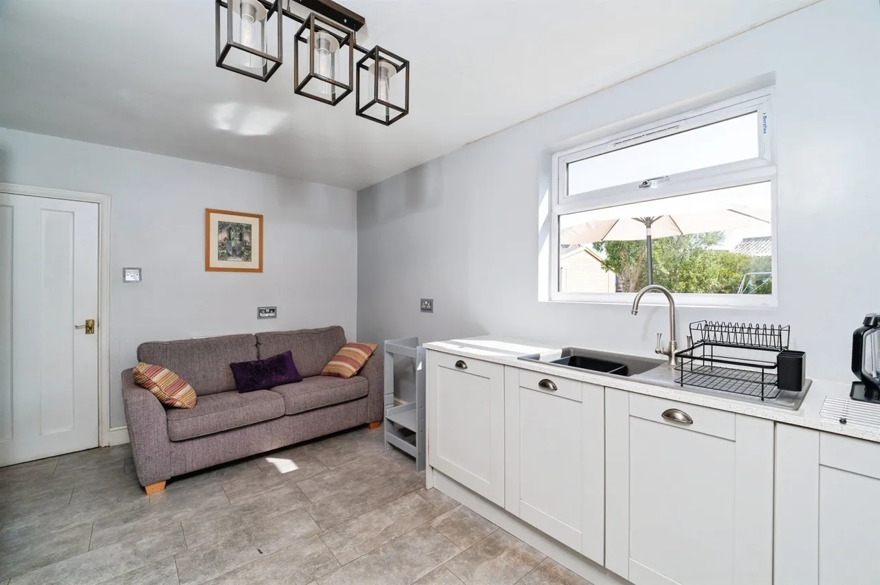 Main Road, Burton Pidsea, HU12, photo 8
