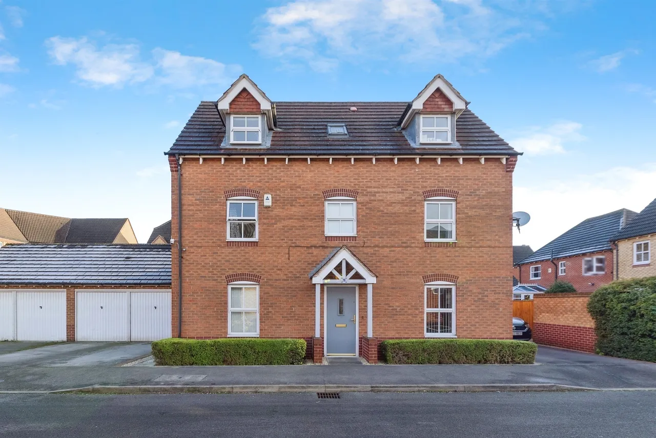 5 bed house for sale — Hercules Drive, Newark