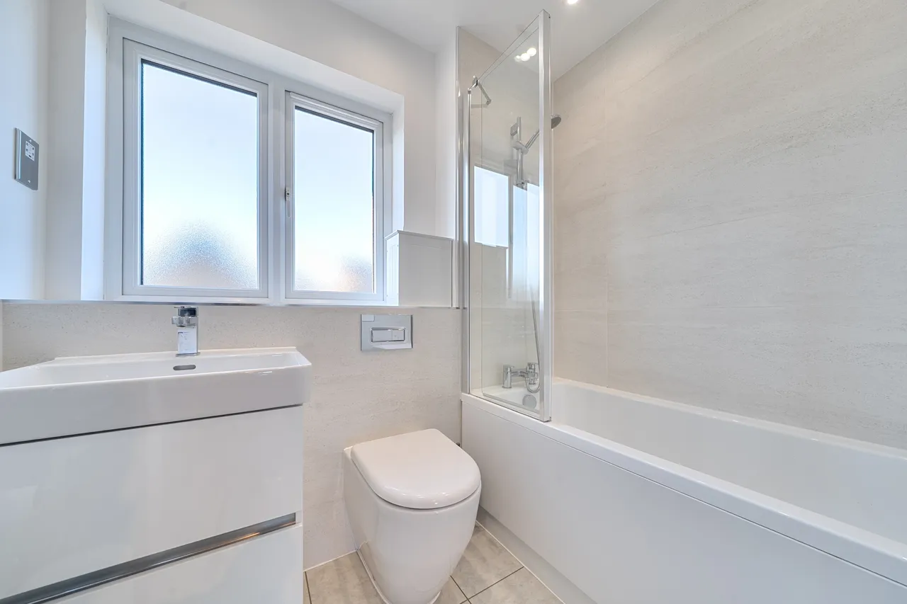 Orchard Farm Avenue, East Molesey, KT8, photo 10