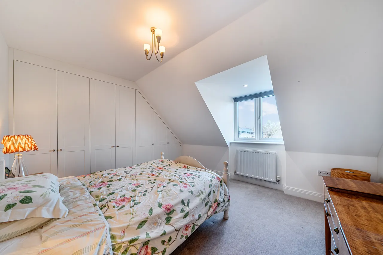 Orchard Farm Avenue, East Molesey, KT8, photo 9