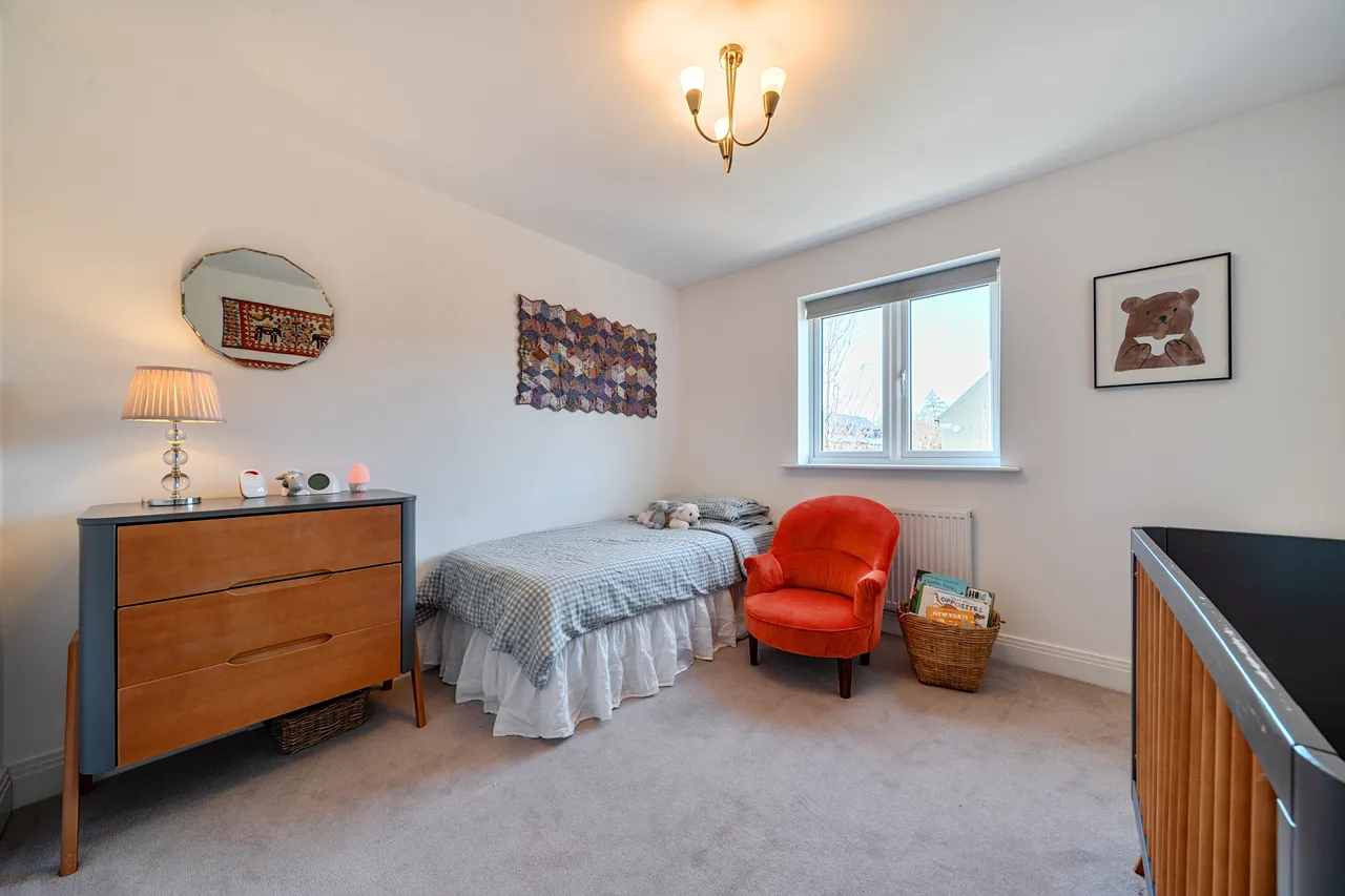 Orchard Farm Avenue, East Molesey, KT8, photo 11