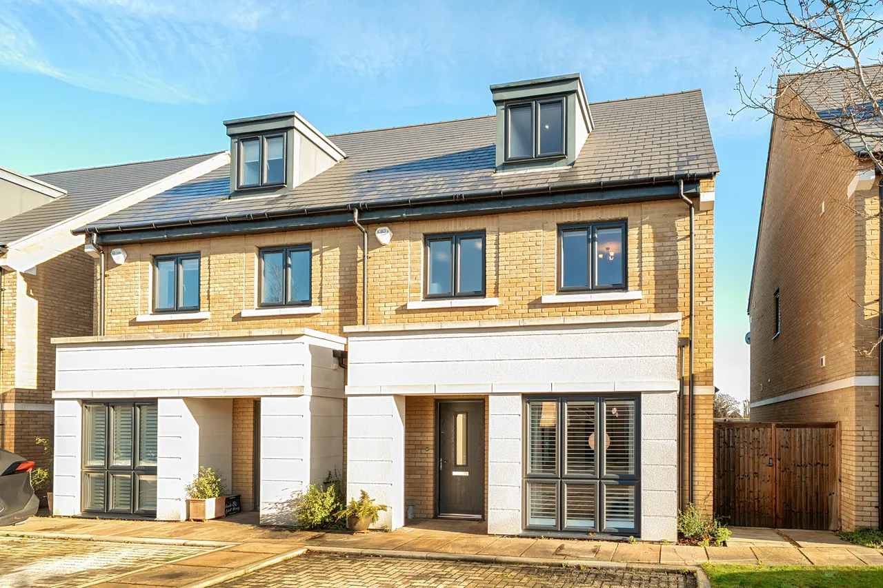 4 bed house for sale — Orchard Farm Avenue, East Molesey, KT8