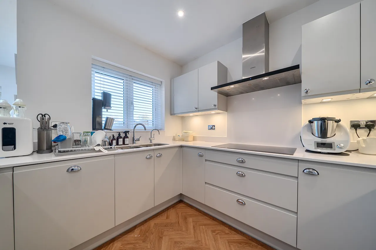 Orchard Farm Avenue, East Molesey, KT8, photo 5