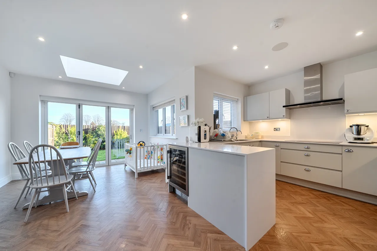 Orchard Farm Avenue, East Molesey, KT8, photo 3