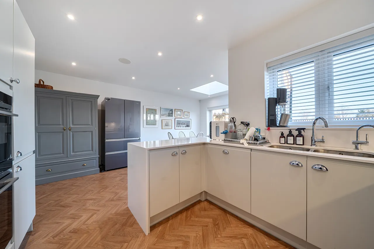 Orchard Farm Avenue, East Molesey, KT8, photo 4