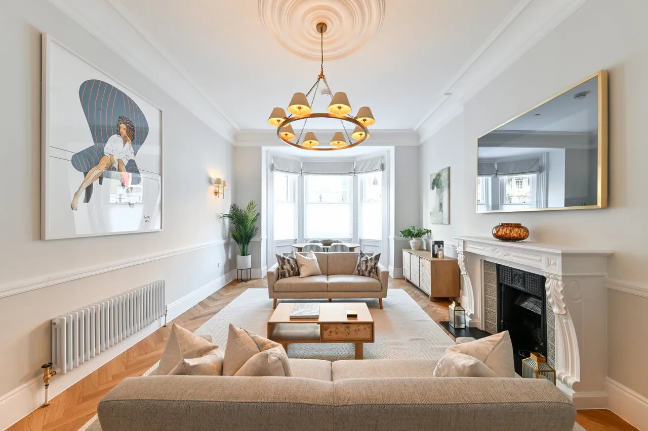 3 bed flat for sale — Roland Gardens, Chelsea, South Kensington, London, SW7 3PL