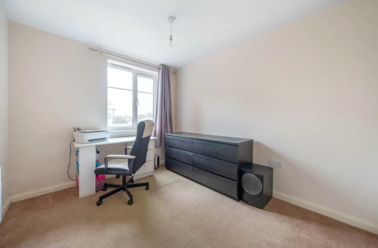 Wexham Road, Slough, SL1, photo 10