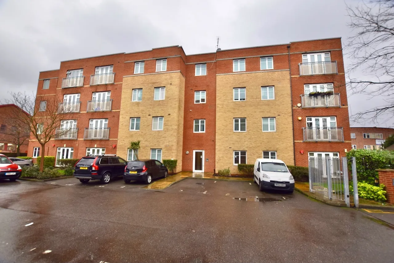 Wexham Road, Slough, SL1, photo 12
