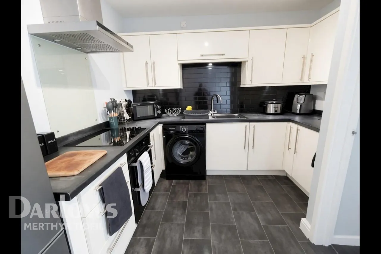 Woodland Place, Merthyr Tydfil, photo 3