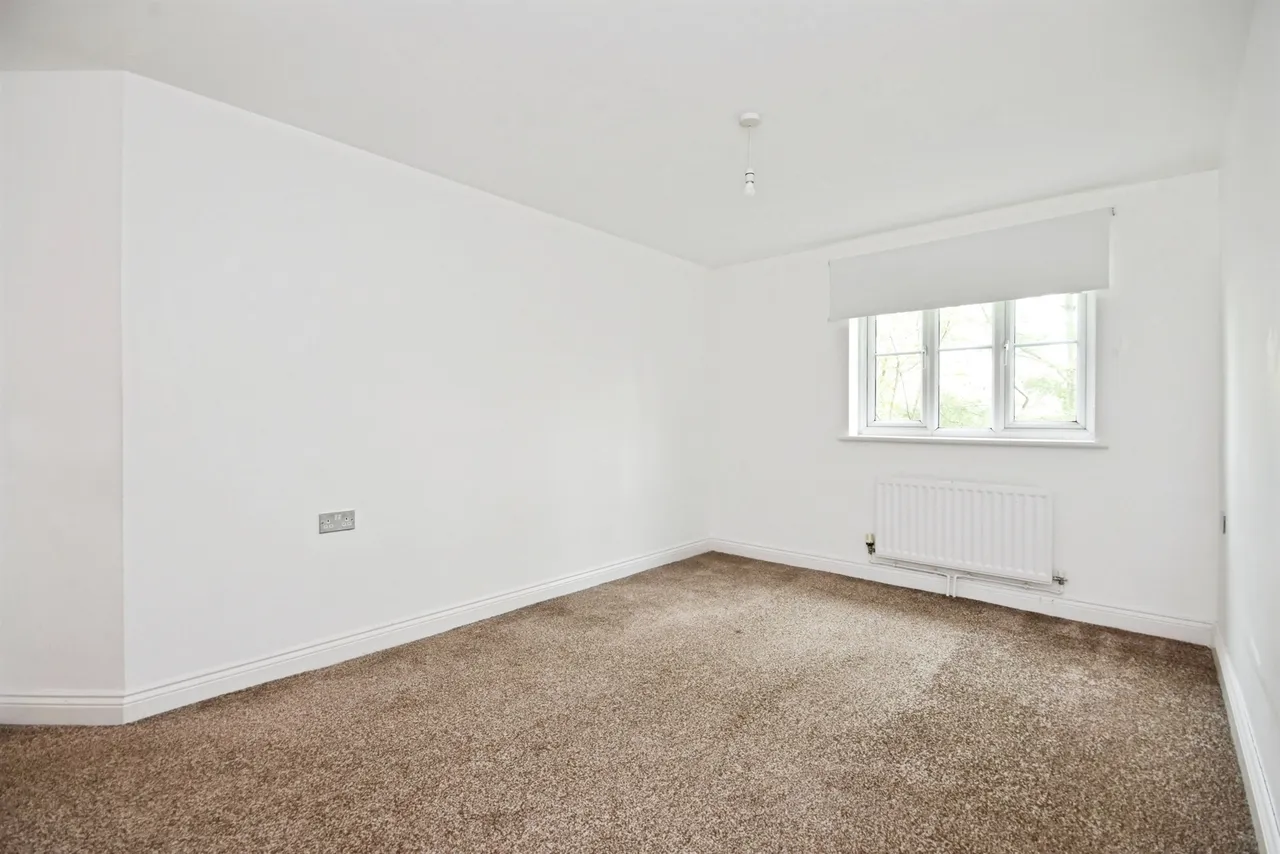 Gillian Crescent, Romford, RM2, photo 13